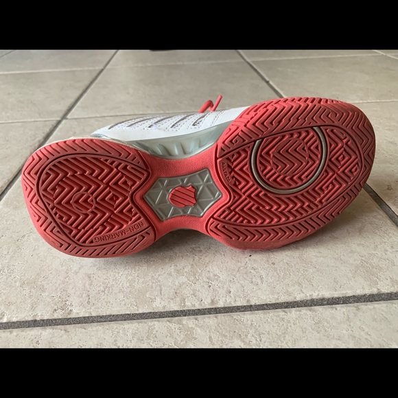 K Swiss Tennis Sneaker - Picture 4 of 6